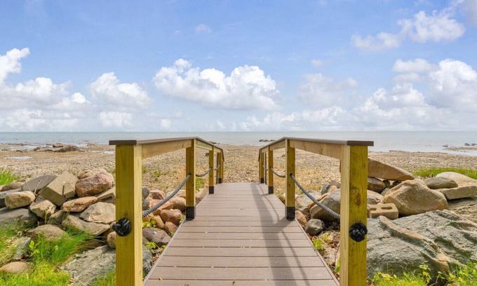 Port Hope Apartment | Knot a Care - Lakefront Living with Great Views!