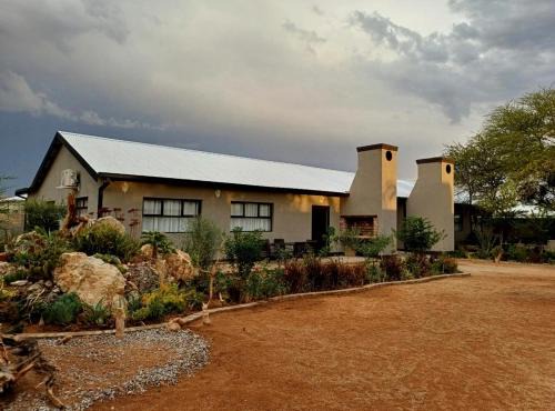Omaruru Apartment | Knowhere Selfcatering Unit 2