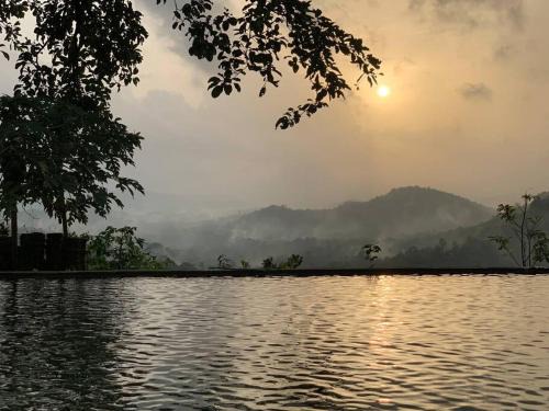 Puttur Villa | “Kodikad” A hilltop forest accommodation