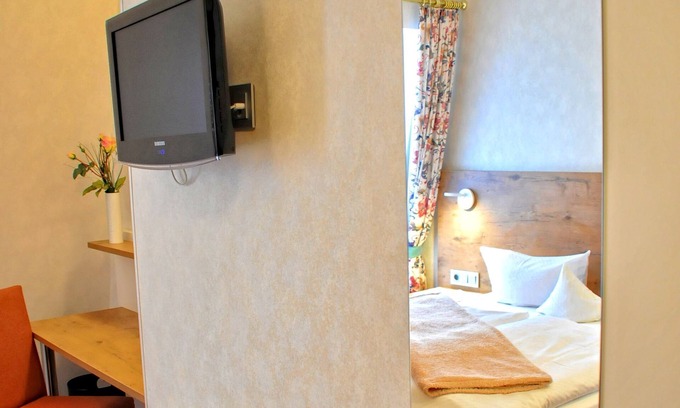 Breisach Apartment | Komfort Einzelzimmer mit Dusche/WC