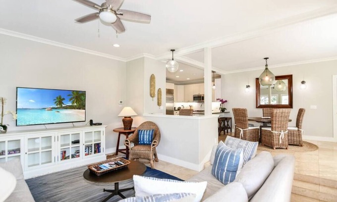 Poipu Apartment | koolkondo Designer retreat with AC and pool by the beach