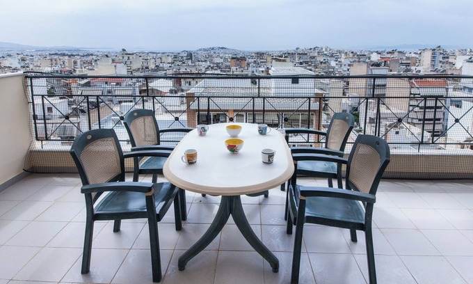 Korydallos Apartment | Koridalos Terrace Apt w Spectacular View
