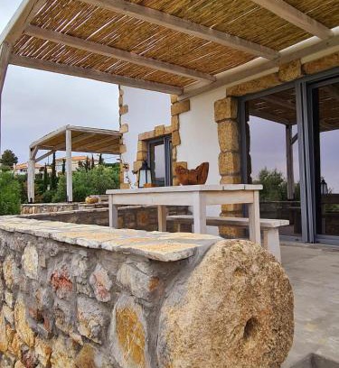Pylos-Nestoras Villa | Koroni Stone House, fully equipped studios by the sea
