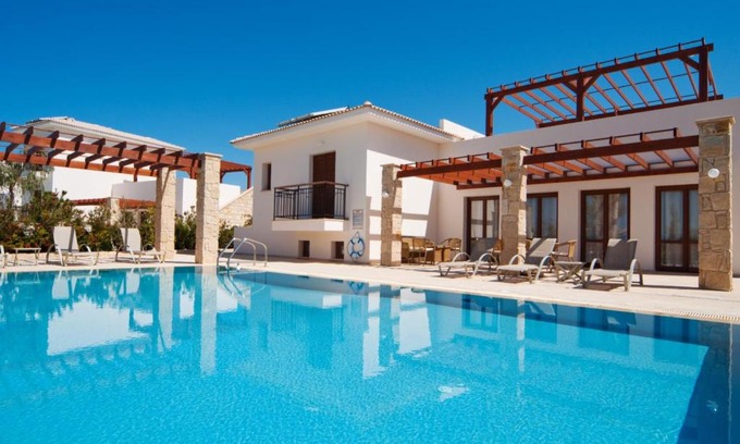 Aphrodite Hills Villa | Kouklia Villa Sleeps 8 with Pool and WiFi