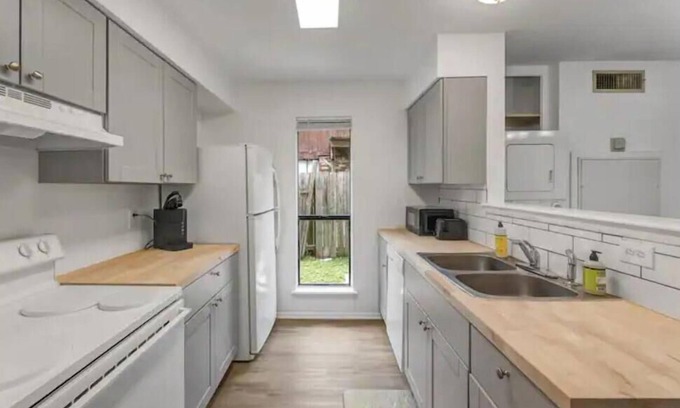 Southwood Valley Cottage | Kozy Cottage: Pet Friendly + Newly Renovated Unit