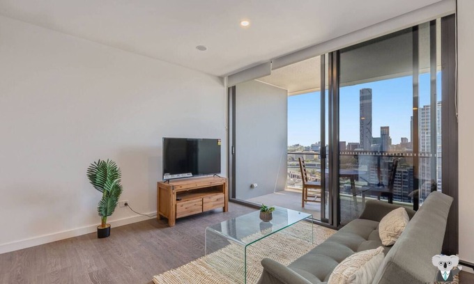 South Brisbane Apartment | KOZYGURU | South Brisbane | Kozy 1Bed APT + FREE Parking | BRISBANE ONE