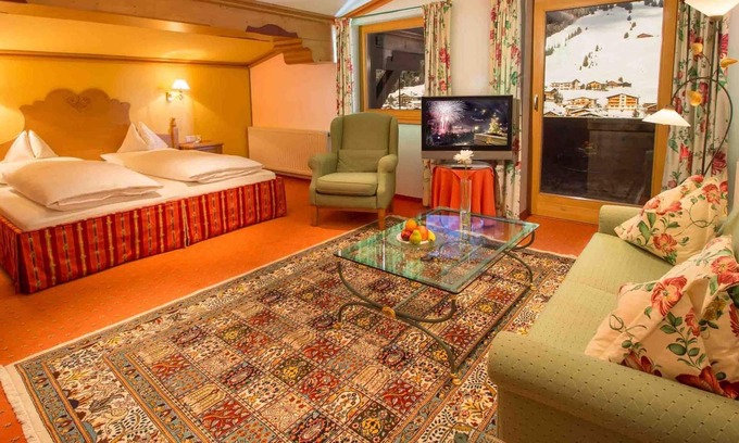 Lech am Arlberg Hotel | Kriegerhorn Suite with Balcony - Hotel Kristberg