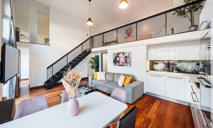 Karlin Apartment | Křižíkova loft with 3 bedrooms and parking