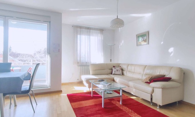 Zagreb Apartment | Kruge - 3 bedroom apartment with private parking