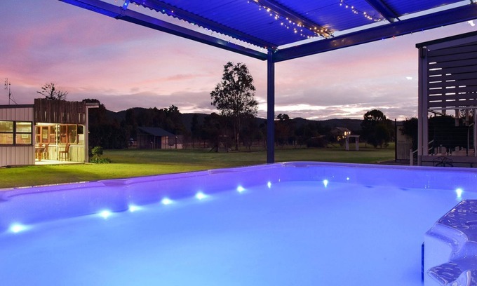 Broke House | Kulang Lodge in charming Broke with Large Swim Spa and games room suits up to 8 guests