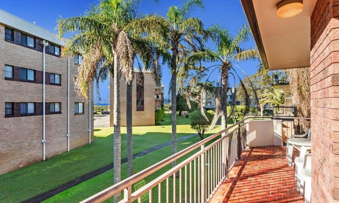 Nelson Bay Apartment | Kurranulla Unit 5 15 Weatherly Close