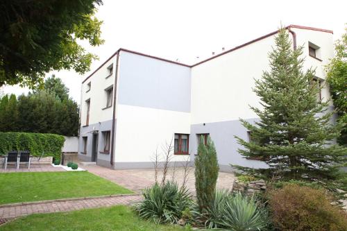Czestochowa House | Kwatery Fado