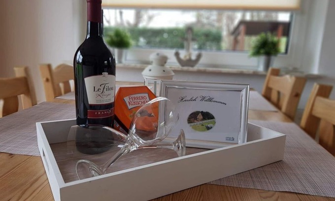Tossens Apartment | Lüttjes Diekhuus - Ferienwohnung Strandkorb