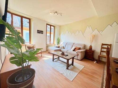 La Celle-sous-Gouzon Apartment | L'Éclat des cimes I 105 m2 & centre ville