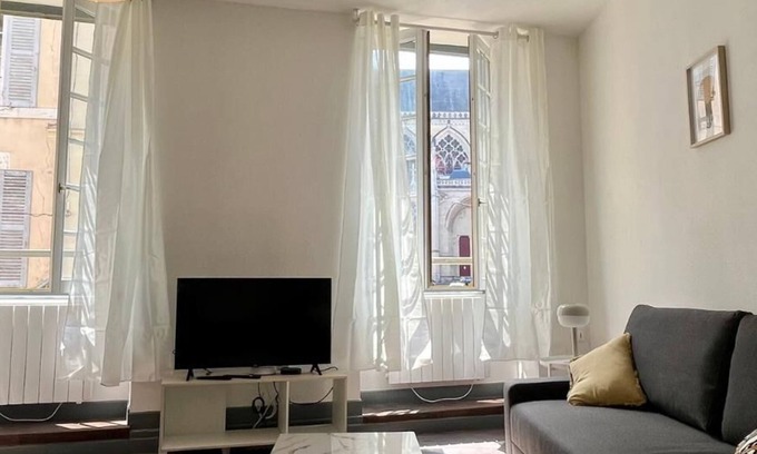 Nevers Apartment | L'écrin de Saint-cyr