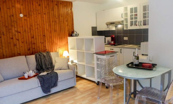 Chamonix City Centre Apartment | L'Aiguille du Midi by Interhome