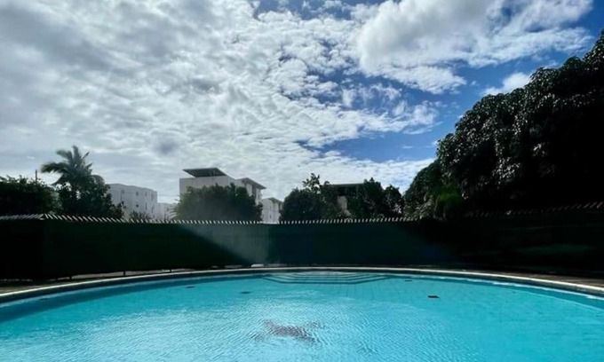 Sainte-Clotilde Apartment | L appart dans les Nuages - Climatisé - Piscine - Vues panoramiques - Proche aéroport et Université