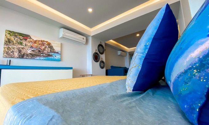 Las Glorias Condo | L'Armatore LOFT"- Italian Style
