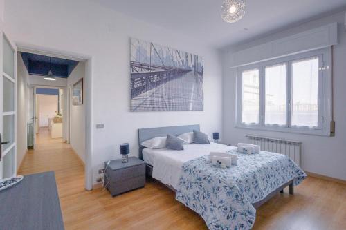 Savona Apartment | "L'Attico Bianco" city view 10 m a piedi dal mare