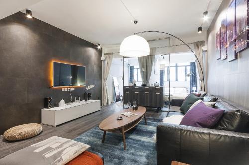Tsim Sha Tsui Apartment | L'Escale - by Maeva