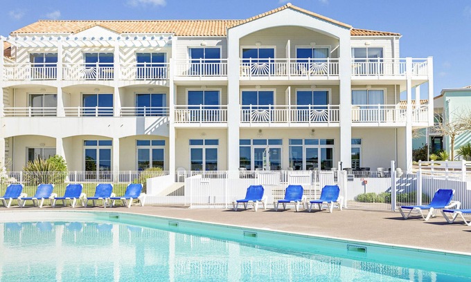 Chateau-d'Olonne Apartment | L'Estran (CG25M) by Interhome