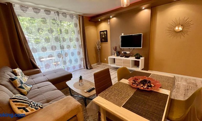 Republique Apartment | L'Etincelant - Climatisation - 4 pers - Rêve au Mans