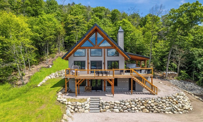 Saint-Leonard-de-Portneuf Ski Chalet | L'expérience Arborum Le Sime, Chalet en Bois Massif à L'emplacement Unique!