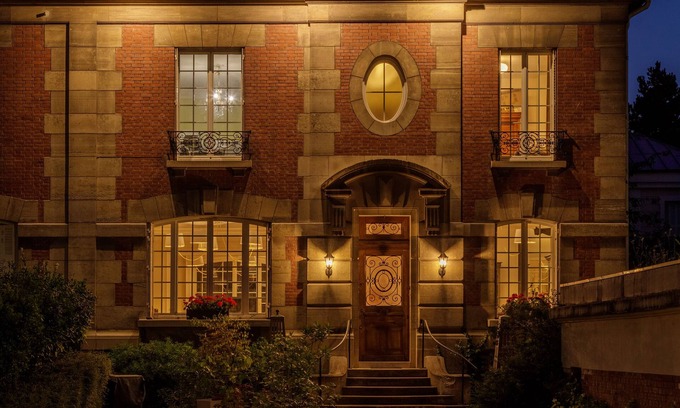 Asnieres-sur-Seine Bed & Breakfast | L'Hôtel Particulier