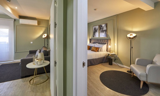Barrio de La Latina Apartment | L&H La Latina