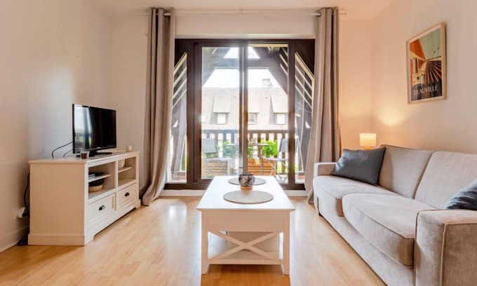 Tourgeville Apartment | l'Hermitage by Interhome