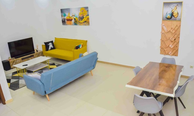Littoral Department House | L'oasis Mid-century