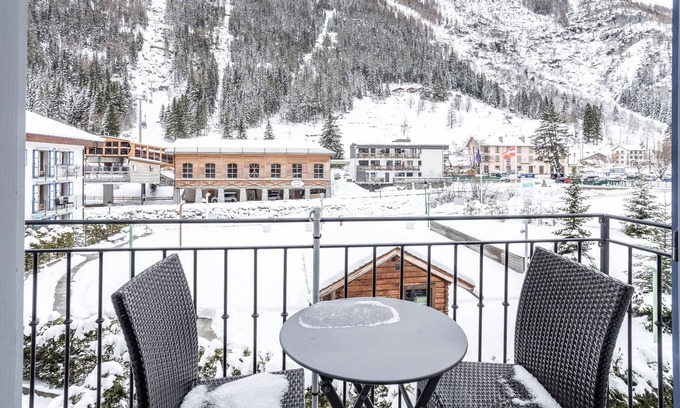 Vallorcine Apartment | L'Ourson Blanc- au pied des pistes, piscine et sauna
