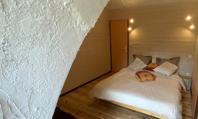 Saint-Georges-de-Levejac Bed & Breakfast | L'Oustaliere, Chambre CÉLINE, spa and sauna access