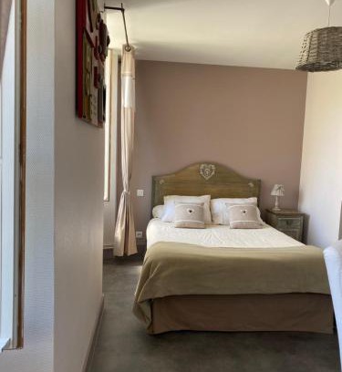 Rilhac-Xaintrie Hotel | L'oustal del païs