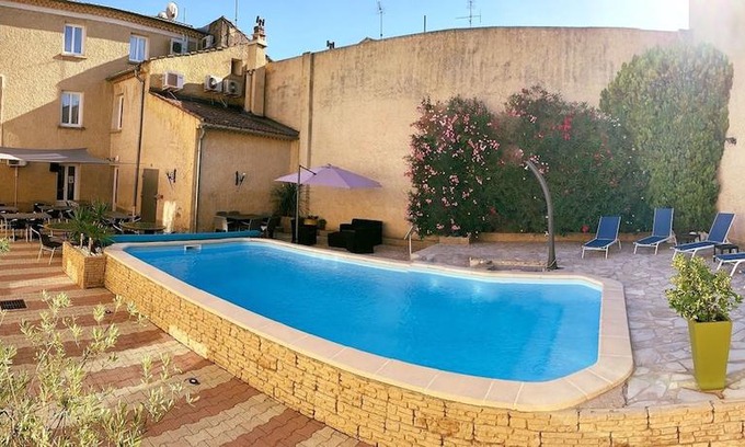 Entraigues-sur-la-Sorgue Hotel | La Bastide d'Entraigues