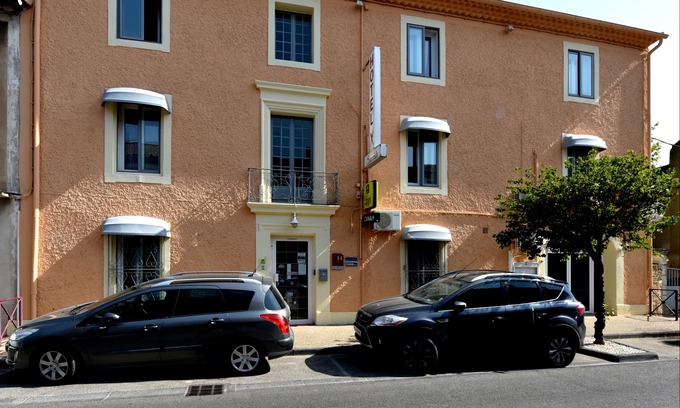 Entraigues-sur-la-Sorgue Hotel | La Bastide d'Entraigues