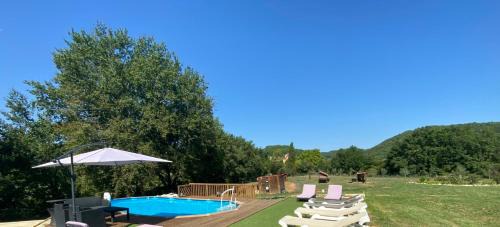 Duravel House | La Bergerie Luxury cottage and pool on eco-friendly micro-farm