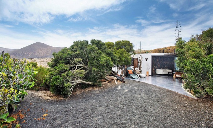 Haria Villa | La Bodeguita - House on a Volcano with a Guitar