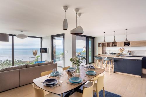 Pleneuf-Val-Andre Apartment | La Briouette - Magnifique appartement avec vue panoramique d'exception sur la baie du Val André