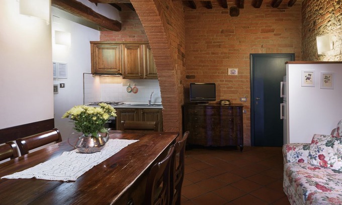 Acquaviva Apartment | La Casa delle Querce - "L'Aia"