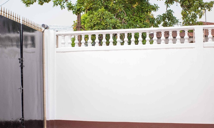 Brazzaville Villa | La casa des Fleurs, a warm and welcoming place, ideal for solo or couples.
