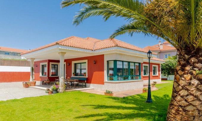 Malpica de Bergantinos House | La Casiña