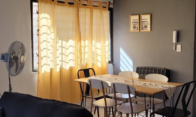 Mendoza City Center Apartment | La casita de la 5ta, hermoso dúplex en zona céntrica.
