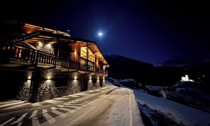 Montvalezan Bed & Breakfast | La Chambre Sérénité in Savoie