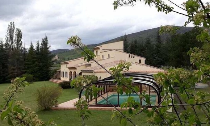 Dieulefit Villa | La Colombière : Gîte avec piscine à Poët Laval
