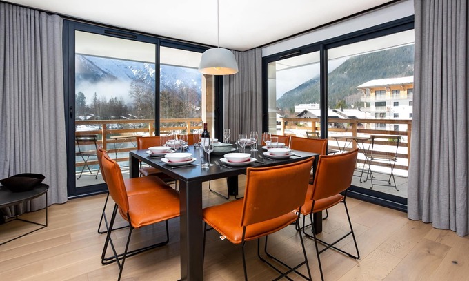 Chamonix-Mont-Blanc Apartment | La Cordee 612 apartment - an apartment that sleeps 8 guests in 3 bedrooms