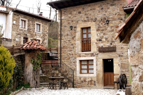 Inguanzo House | La Cueva del Bosque