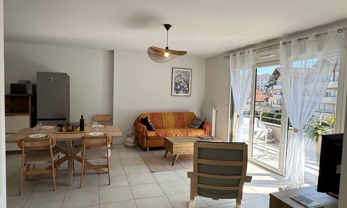 Aix-les-Bains Apartment | La Datcha - New T3 with balcony & parking, near train station
