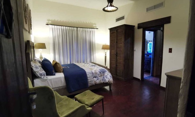 Helios del Oeste Apartment | La Estancia Azul, Frida Kahlo