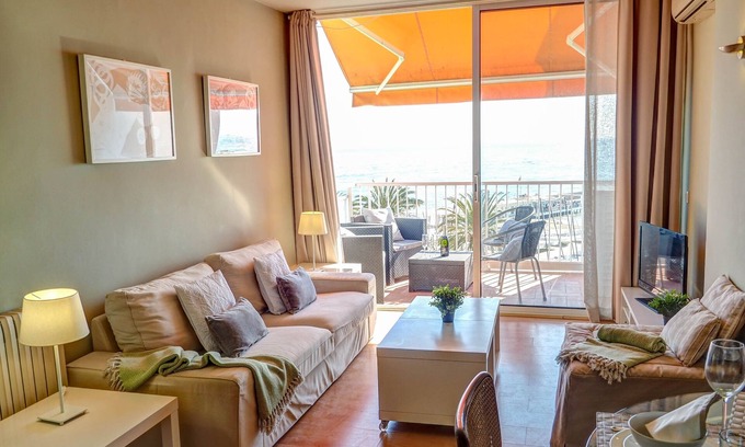 Sitges Town Center Apartment | La Gioia 3 by Hello Homes Sitges